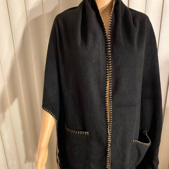 Felt Shawl Wrap Around With Two Front Pockets Oversized Black Gold Felt Nee - Picture 10 of 10